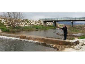 Yağışlar Küçük Menderes’i Suya Boğdu