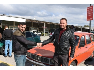 Oto Pazarında Herkes Onlardan Şikayetçi