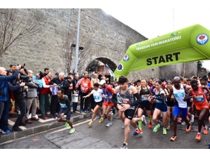 40. Uluslararası Trabzon Yarı Maratonu’nu Koşuldu