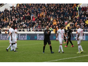 Süper Lig: Yeni Malatyaspor: 1 - Antalyaspor: 1 (İlk Yarı)