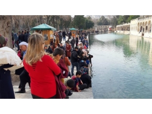 Urfalılar Hafta Sonu Balıklıgöl’e Akın Etti