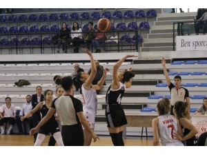 Turgutlu Belediyesi Kendi Evinde Kaybetti