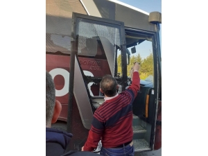 Uşakspor Kafilesini Taşıyan Otobüslere Taşlı Saldırı