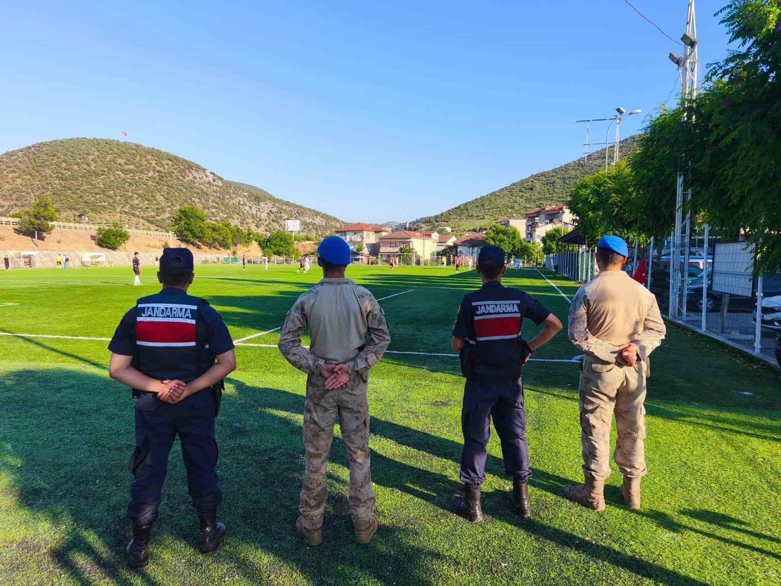futbol-musabakalarinda-jandarmadan-ust-duzey-tedbir