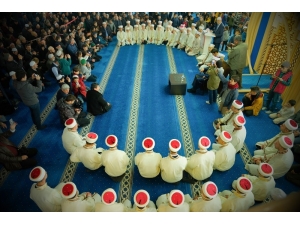 Erzincanlı Hafızlara Düzenlenen Merasimle İcazetleri Verildi