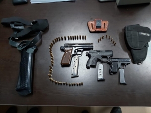 Şiddet Uygulayan Eşin Evinden 3 Adet Silah Çıktı