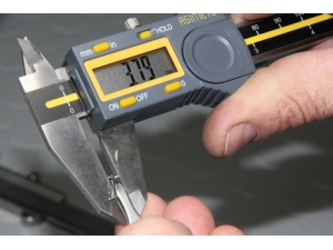 Dünyanın En Küçük Bıçağını Yaptı