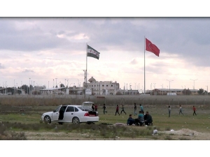 Güvenli Hale Gelen Sınır Hattı Piknik Alanına Döndü
