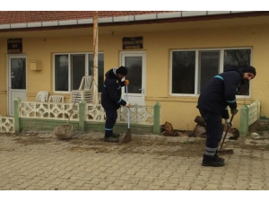 Temizlik Çalışmaları Kırsal Mahallelerde De Aralıksız Sürüyor