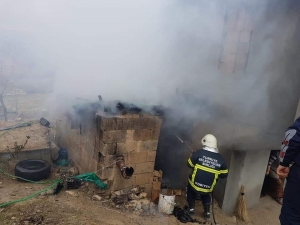 Odunluk Yangını Büyümeden Söndürüldü