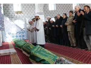 Bakan Soylu Depremde Ölenlerin Cenaze Törenine Katıldı