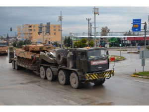 Sınıra Tank Sevkiyatı