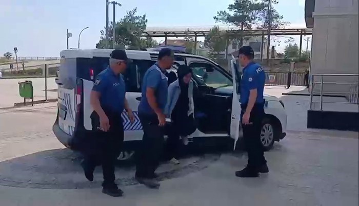 lgs-de-gec-kalan-ogrencilerin-yardimina-polis-yetisti