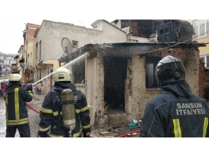 Eşine Kızıp Evini Yaktı