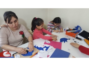 Anne Ve Çocuklardan Keçe Kuklalar