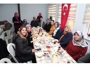 Başkan Erdem Kadınların Dayanışmasına Ortak Oldu