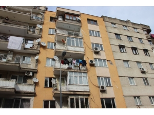 Manisa’da Depremde Zarar Gören 7 Katlı Bina Tahliye Edildi