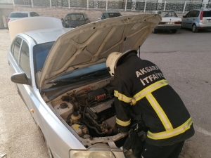 Gaz Kaçağı Olan Otomobil Paniğe Neden Oldu