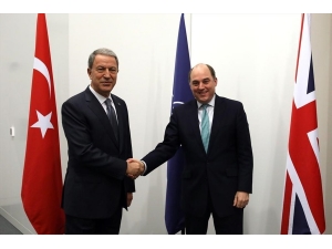 Bakan Akar, İngiltere Savunma Bakanı Wallace İle Telefonda Görüştü