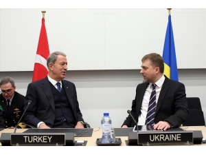 Bakan Akar, Ukraynalı Mevkidaşı İle Görüştü