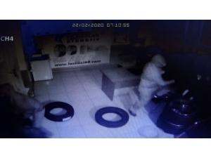 Kartal’da 45 Bin Tl’lik Lastik Hırsızlığı Kamerada