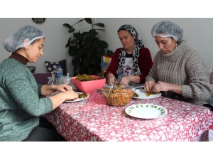Alaşehirli Kadınlar Ev Ekonomisine Destek Oluyor