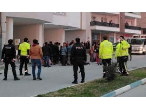 Zabıta İle Kavga Eden Gruba Cop Ve Biber Gazıyla Müdahale