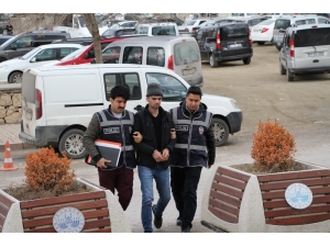 Bir Evden İki Kere Hırsızlık Yapan Şüpheli, Polis Tarafından Yakalandı