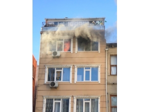 Fatih’te Butik Otelde Yangın Paniği