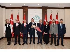 Hakkari’de Vergi Haftası Kutlamaları