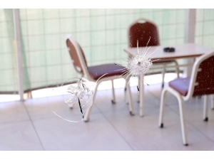 Oyun Salonuna Kurşun Yağdırdılar