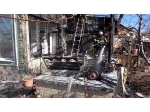 Evi Yanan Yaşlı Kadın Gözyaşlarını Tutamadı