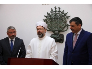 Diyanet İşleri Bakanı Erbaş’tan Irkçılık Tepkisi