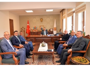 Vergi Ülke Kalkınmasında Ve Ekonomik Büyümesinde Önemli