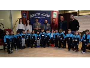 Miniklerin Mikrofon Heyecanı