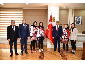 Başarılı Sporculardan Vali Gürel’e Ziyaret