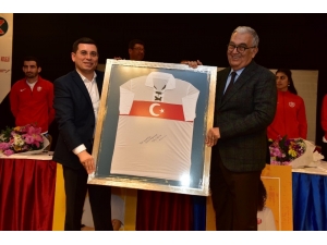 Başkan Tütüncü: “Spor Yatırımlarında Kendimizle Yarışıyoruz”