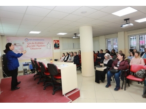 Anne Adayları ’Hamilelik Okulu’ 17. Dönem Eğitimlerine Katıldı