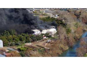 Alanya’da Korkutan Atölye Yangını