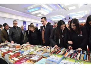 Mustafakemalpaşa’da Kitap Günlerine Yoğun İlgi