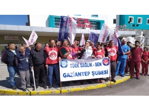 Erkek Hemşire Hasta Yakınlarının Saldırısına Uğradı