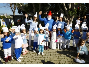 Kreşli Minikler ’Şirin’ Oldu