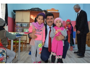 İlmek İlmek Sevgi Örüp Paylaştılar