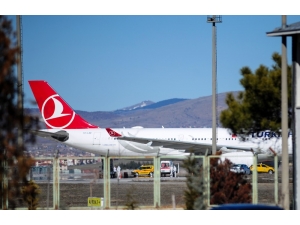 Tahran-istanbul Seferini Yapan Uçaktaki Yolcuların Tedbir Amaçlı Hastaneye Sevki Sürüyor