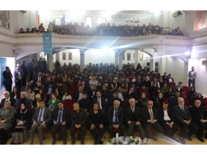 Çizimlerle 40 Hadis Yarışmasında Dereceye Girenlere Ödülleri Verildi