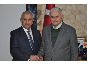 Binali Yıldırım, Afyonkarahisar Belediye’sini Ziyaret Etti