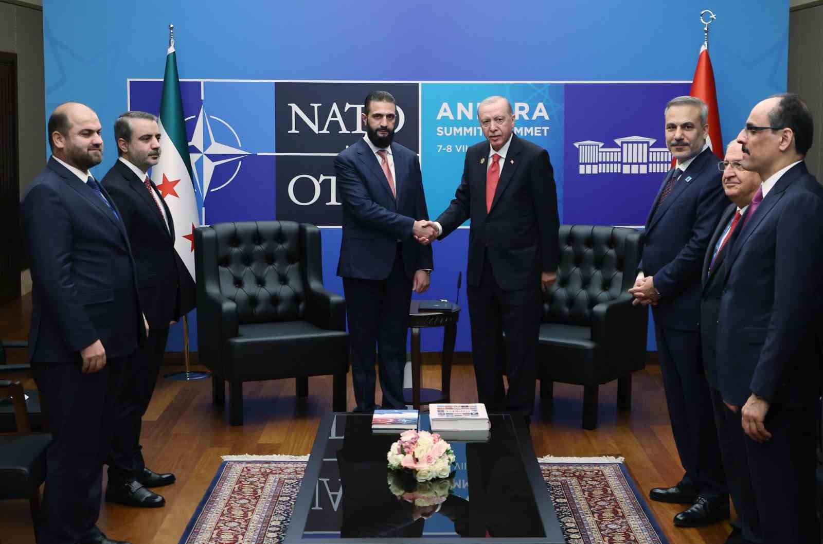 cumhurbaskani-erdogan-suriyeli-mevkidasi-ile-cumhurbaskanligi-kulliyesinde-gorustu