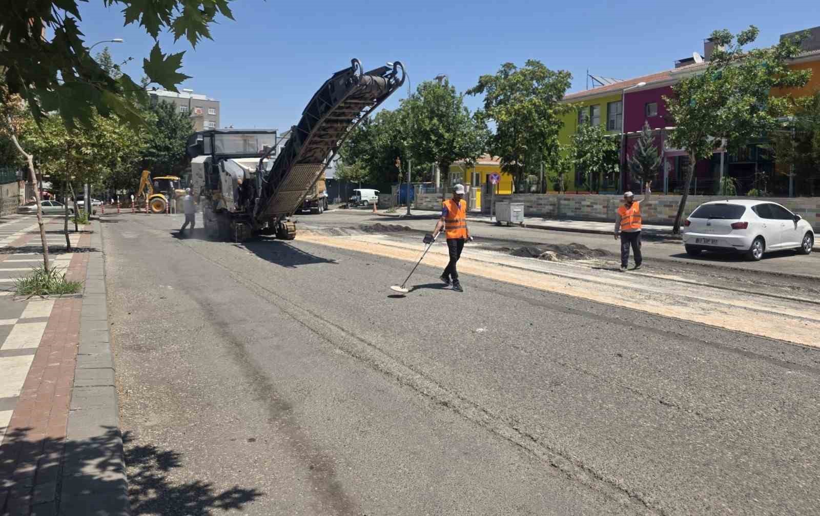buyuksehir-siverek-merkezinde-asfaltlama-calismasi-yapti