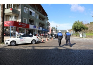 Marmaris’te Zabıtadan Duba Uyarısı