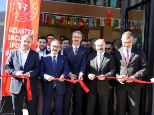 Gaün’de Coşkulu ‘Uluslararası Kitap Kahve’ Açılışı